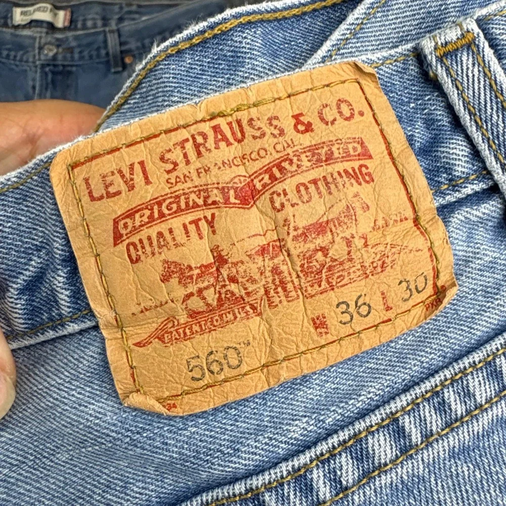 Levis 560 Jeans Mens 36x30 Blue Light Wash Comfort Fit Loose Tapered Denim 0404
